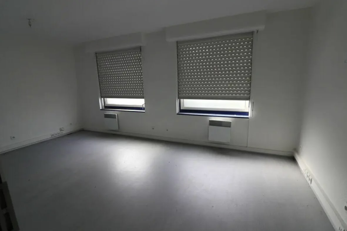 27 Avenue De La Constellation, Cergy for lease Interior Photo- Image 1 of 4