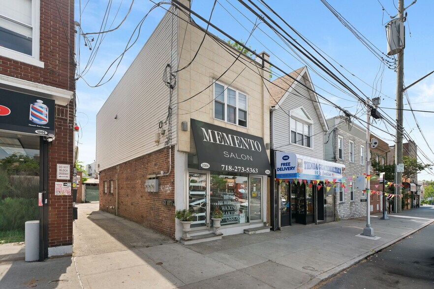 1084-1086 Bay Street portefeuille de 2 propriétés à vendre sur LoopNet.ca - Photo du bâtiment - Image 3 de 30