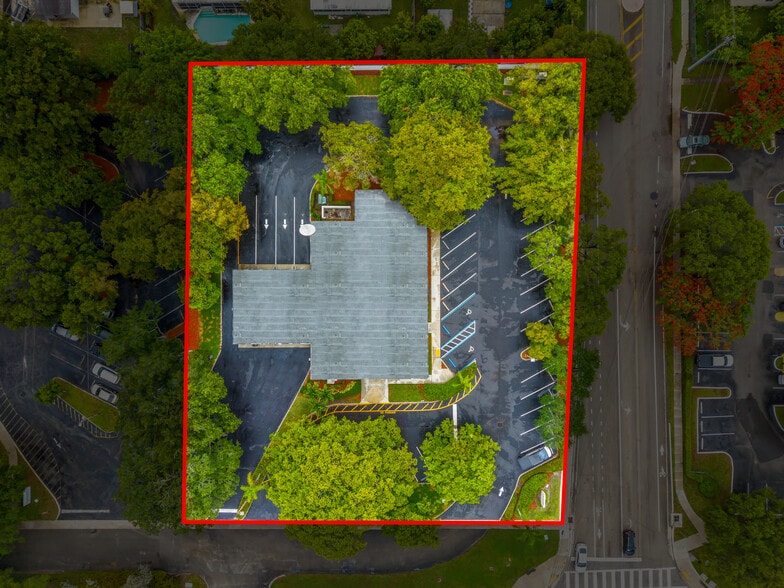 8200 N University Dr, Tamarac, FL à vendre - Photo du bâtiment - Image 3 de 8