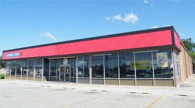 More details for 2610 W Owen K Garriott Rd, Enid, OK - Retail for Sale