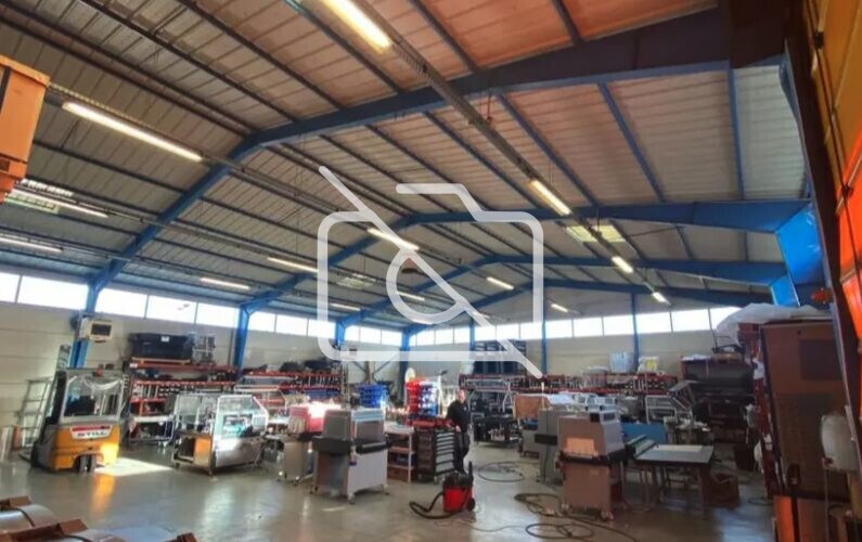 Industrial in Évry-Courcouronnes for lease - Interior Photo - Image 1 of 3