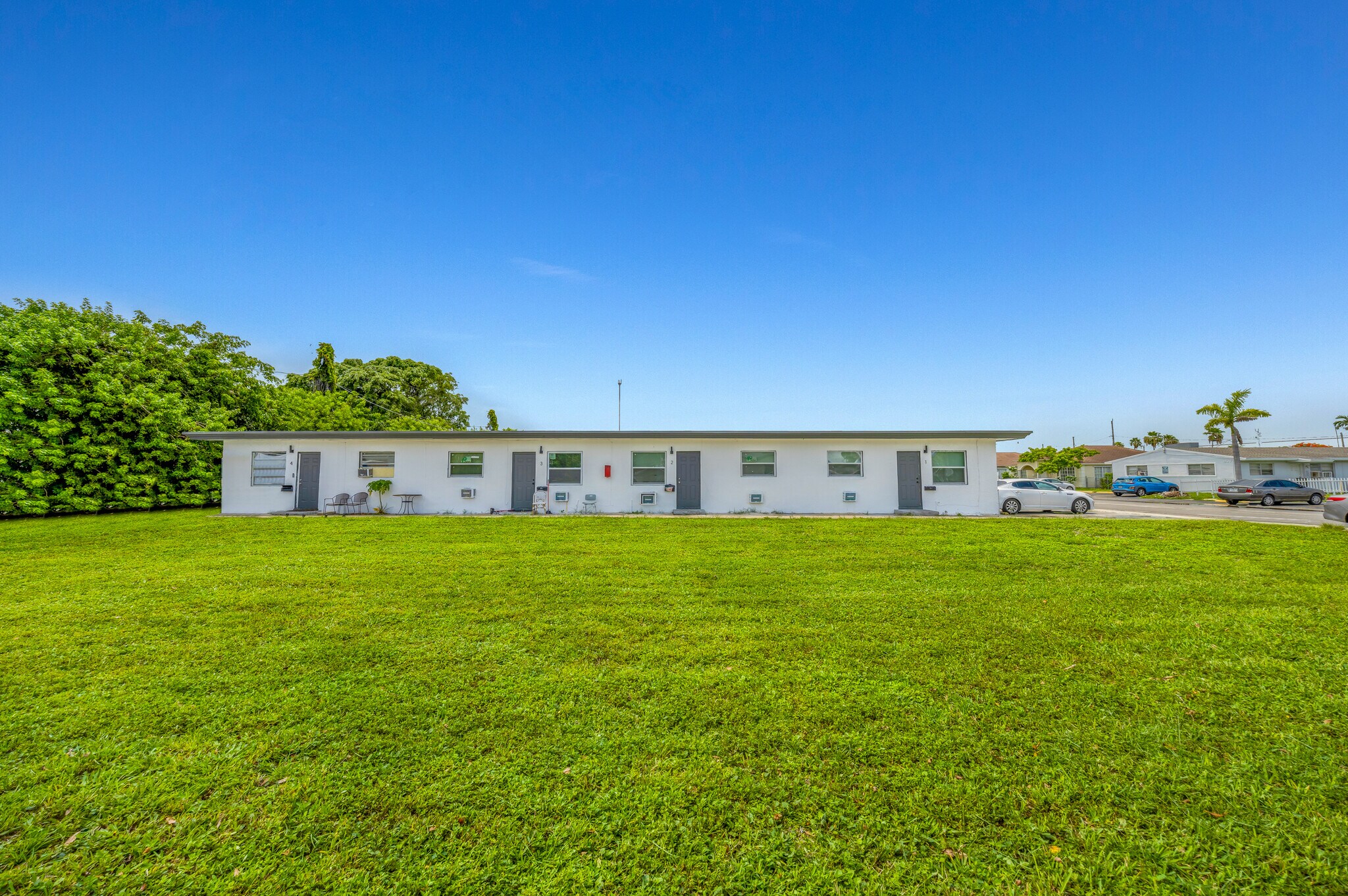 832 NW 10th St, Hallandale Beach, FL à vendre Photo du bâtiment- Image 1 de 1