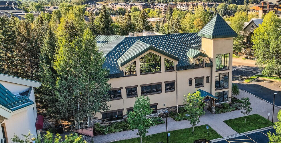 15 E Benchmark Rd, Avon, CO à vendre - Photo du bâtiment - Image 2 de 7