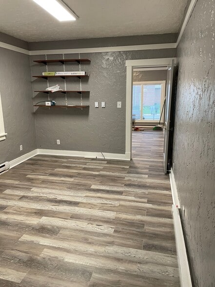 3519 Washington Ave, Finleyville, PA for lease - Building Photo - Image 3 of 14