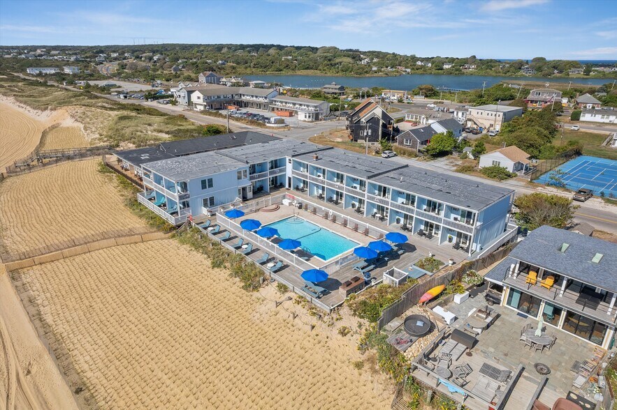 84 S Emerson Ave, Montauk, NY à vendre - Aérien - Image 1 de 43