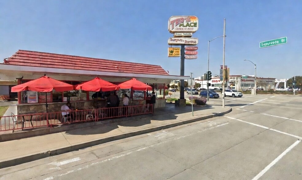 23401 Normandie Ave, Harbor City, CA à louer - Photo du bâtiment - Image 3 de 4