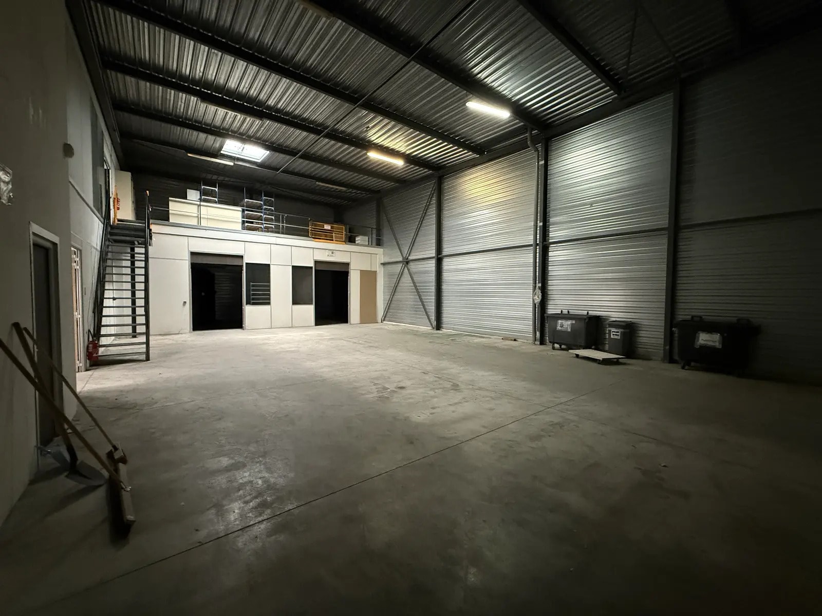 Industrial in Marseille for lease Interior Photo- Image 1 of 4