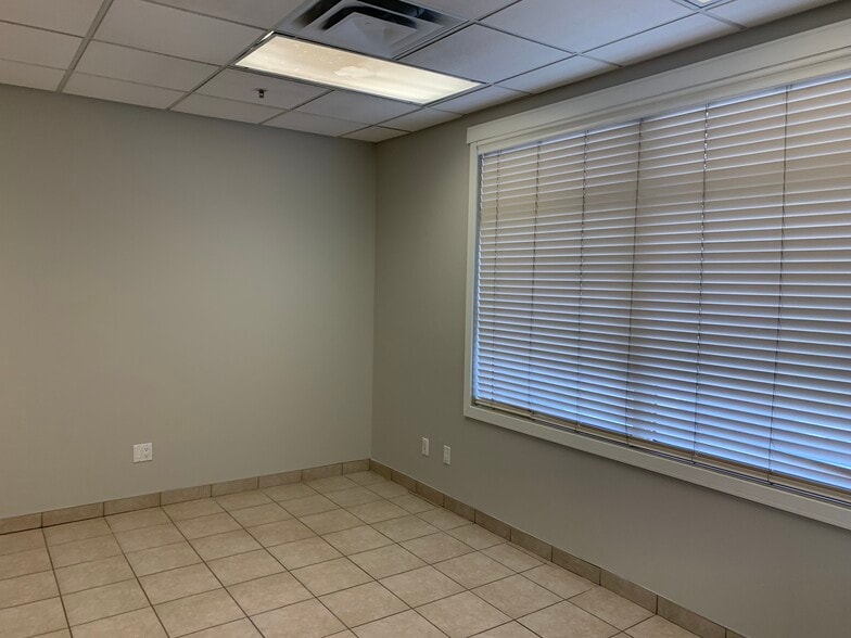 7609 42nd St, Leduc, AB for lease - Interior Photo - Image 2 of 6