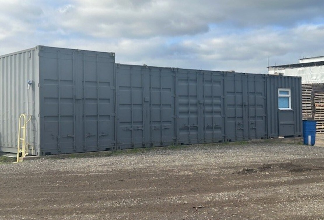 Shipping Containers, Whipley Manor Farm, Palmers Cross, Guildford à louer Photo du bâtiment- Image 1 de 2