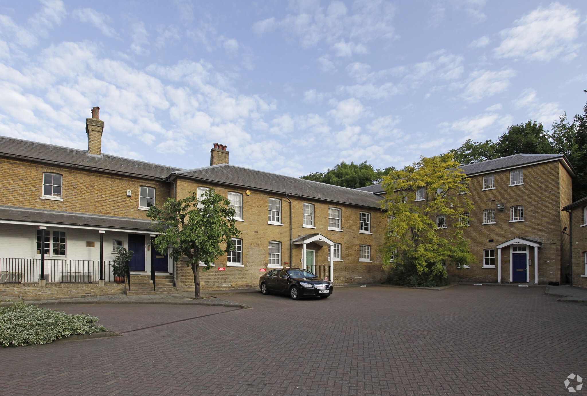Priory Hl, Dartford for lease Primary Photo- Image 1 of 10
