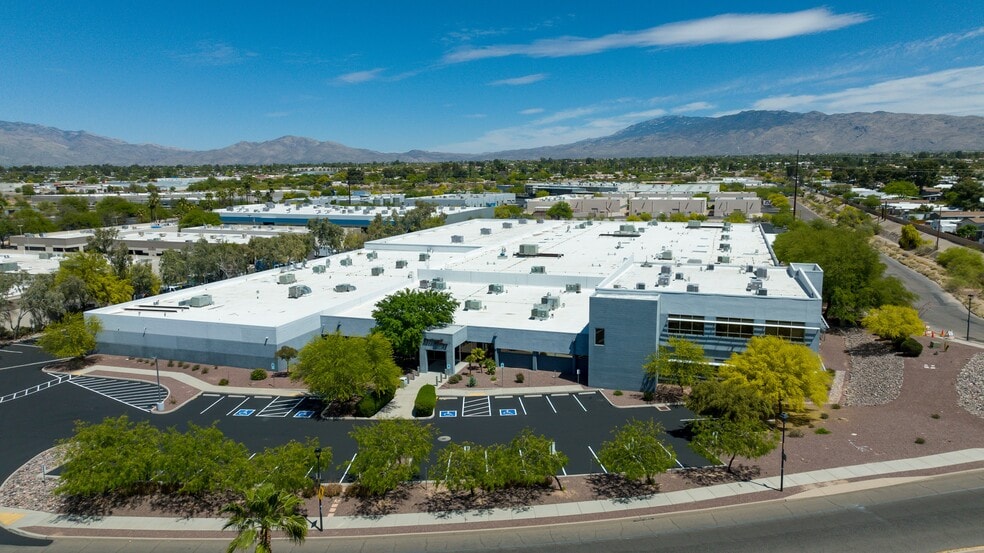 1851 S Pantano Rd, Tucson, AZ à vendre - Photo du bâtiment - Image 2 de 11