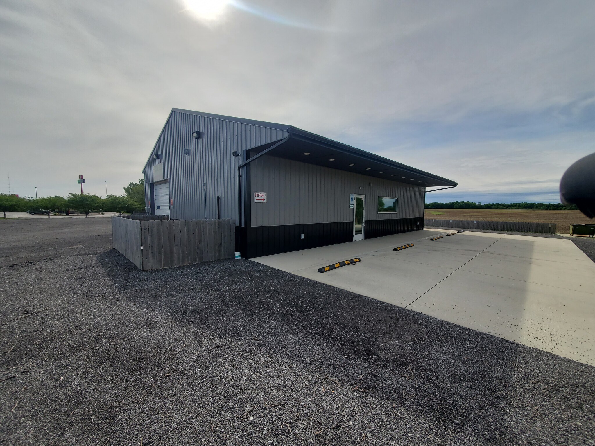 1579 E Wyandot Ave, Upper Sandusky, OH for sale Primary Photo- Image 1 of 24