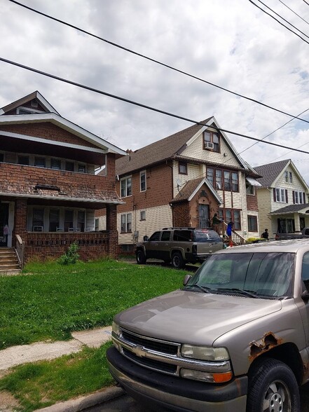 1747 Catalpa Rd, Cleveland, OH for sale - Building Photo - Image 1 of 13