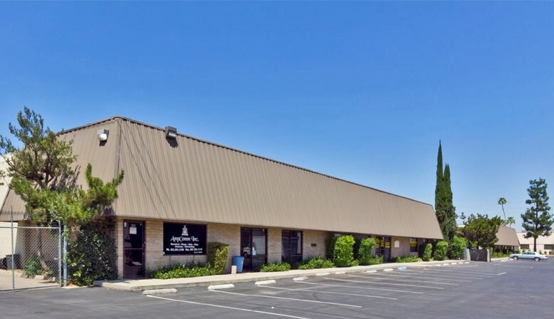 9302-9308 Narnia Dr, Riverside, CA à louer - Photo du bâtiment - Image 3 de 5