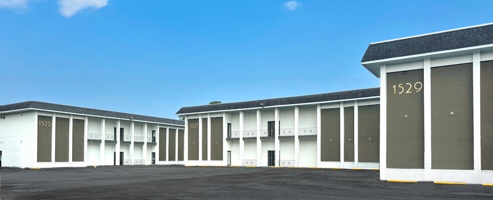 1525 Sam Rittenberg Blvd, Charleston, SC à louer - Photo du bâtiment - Image 2 de 2