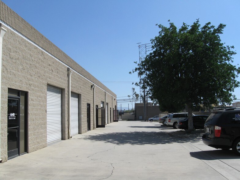 1256 W Brooks St, Ontario, CA à louer - Photo du bâtiment - Image 3 de 14