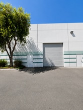 24900 Anza Dr, Valencia, CA à louer Photo intérieure- Image 2 de 15