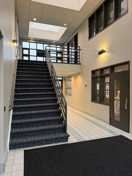 303 Market St, Kingston, PA à louer - Hall d’entrée - Image 2 de 3