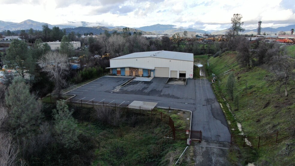 4948 Caterpillar Rd, Redding, CA à vendre - Photo du bâtiment - Image 2 de 16