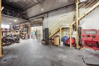 Flex in Brétigny-sur-Orge for lease Building Photo- Image 1 of 8