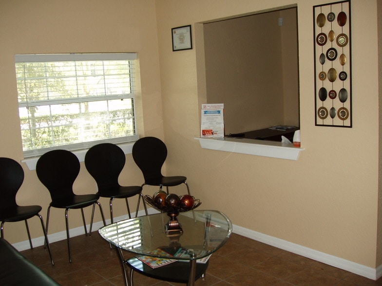 113 N Dillingham Ave, Kissimmee, FL for lease - Lobby - Image 2 of 12