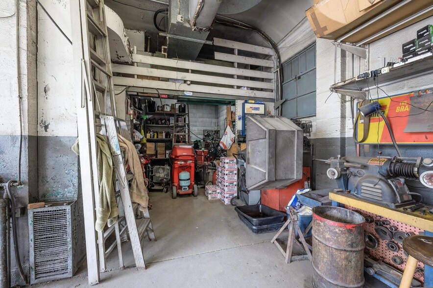 601 John F Kennedy Way, Willingboro, NJ for sale - Interior Photo - Image 2 of 20