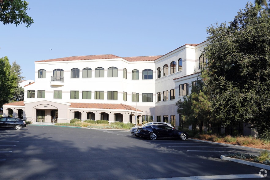 2815 Townsgate Rd, Westlake Village, CA for lease - Primary Photo - Image 1 of 9
