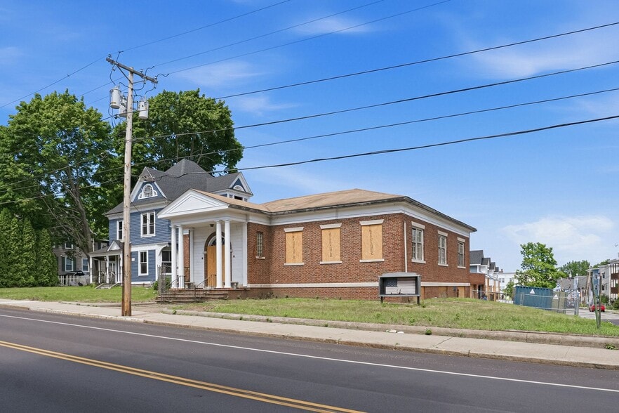 76 Providence St, Woonsocket, RI for sale - Building Photo - Image 2 of 33