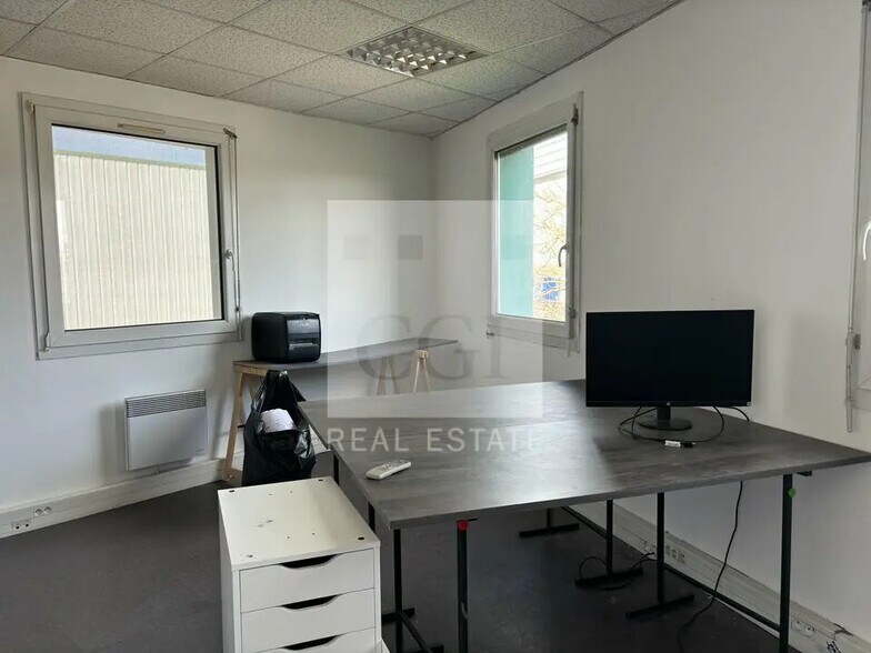 Bureau dans Toussieu à louer - Photo intérieure - Image 3 de 7