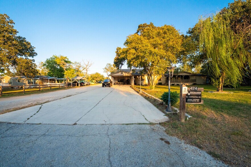 4514 Billy Sames, Adkins, TX à vendre - Photo du bâtiment - Image 3 de 62