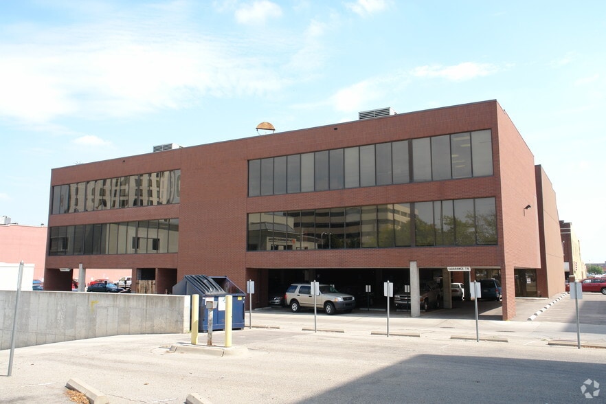 225 N Market, Wichita, KS for lease - Building Photo - Image 2 of 15