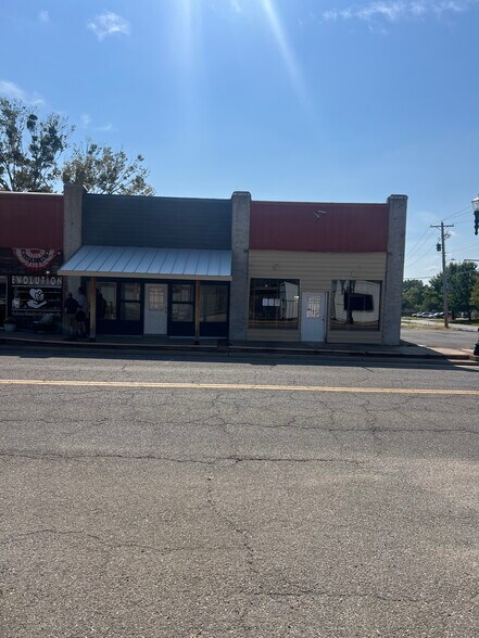 133-135 N Lee St, Fort Gibson, OK à vendre - Photo du bâtiment - Image 2 de 9