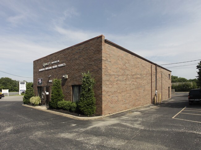 Plus de détails pour 4835 Veterans Memorial Hwy, Holbrook, NY - Industriel à louer