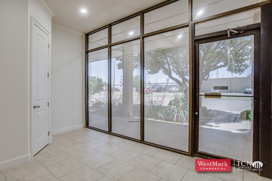 5760 40th St, Lubbock, TX à louer - Photo du bâtiment - Image 3 de 20