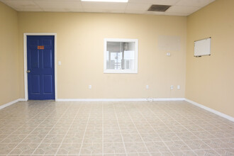 1739 Huntington Ln, Rockledge, FL for lease Lobby- Image 2 of 13