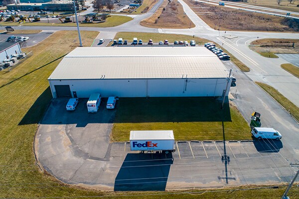 1850 SW 42nd St, Topeka, KS à vendre - Photo du bâtiment - Image 3 de 11