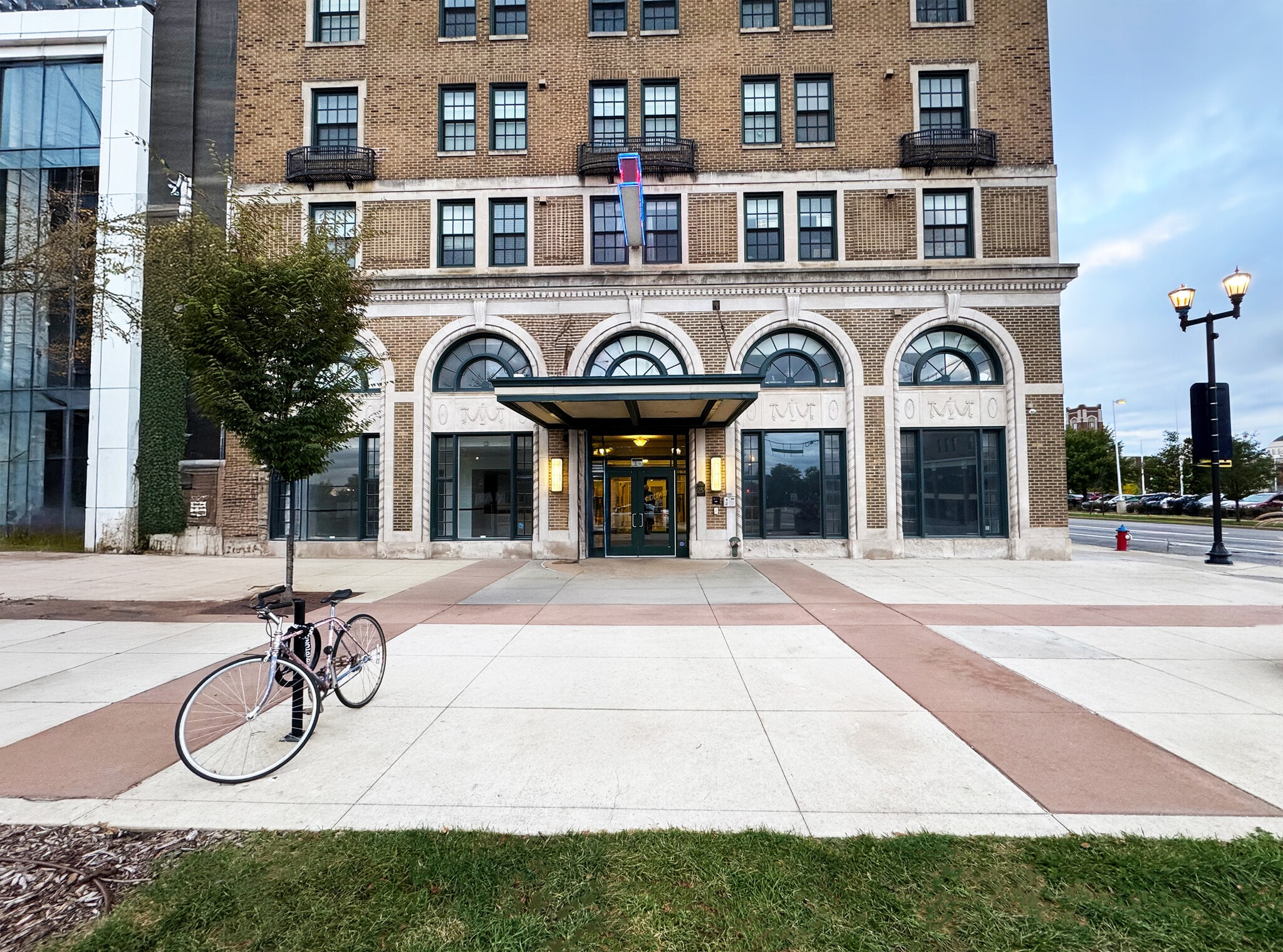 237 Doctor M.L.K. Jr Blvd, South Bend, IN à louer Photo principale- Image 1 de 12