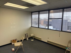 127 Gaither Dr, Mount Laurel, NJ for lease Interior Photo- Image 2 of 7