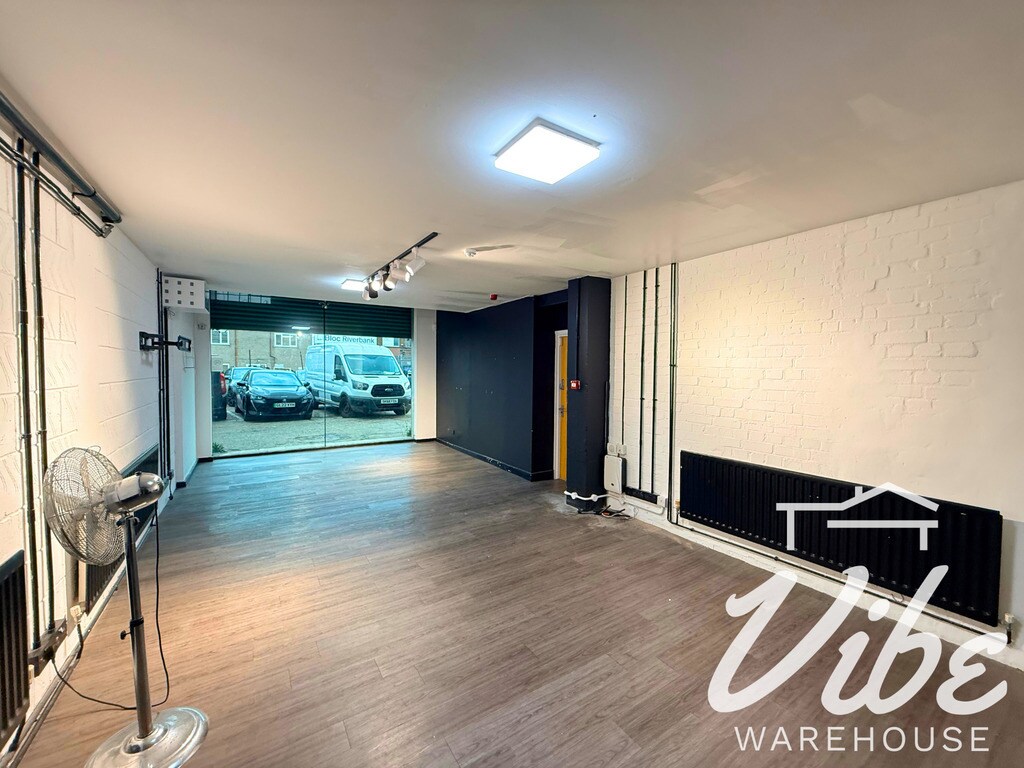 451 Wick Ln, Londres à louer Photo du bâtiment- Image 1 de 13