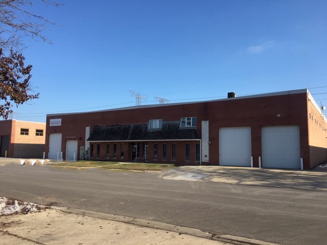 189 Seegers Ave, Elk Grove Village, IL for lease Building Photo- Image 1 of 3