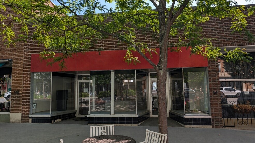 418 N Main St, Hendersonville, NC for lease - Building Photo - Image 3 of 11