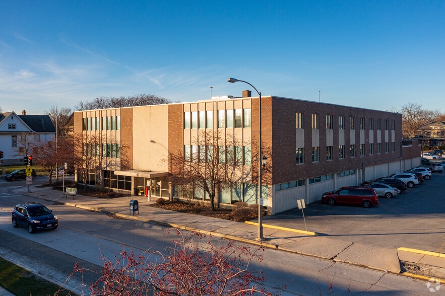3340 S Oak Park Ave, Berwyn, IL for lease - Building Photo - Image 3 of 3