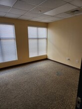 302 Davis Grove Cir, Cary, NC for lease Interior Photo- Image 2 of 3
