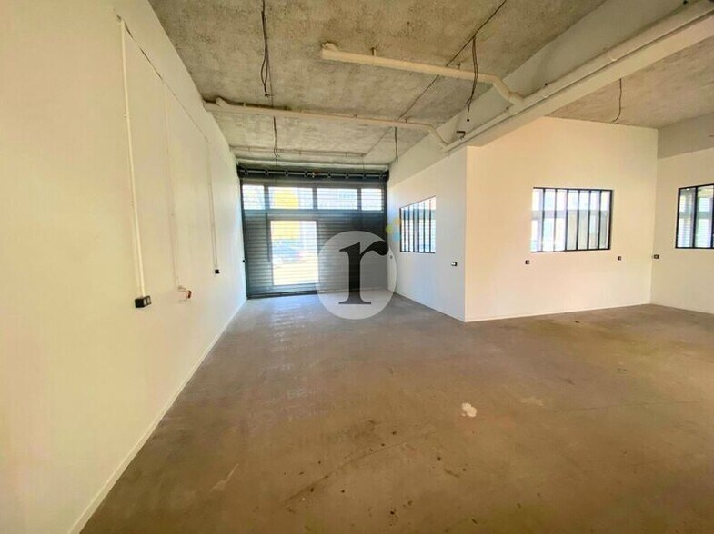 Retail in Lille for lease - Interior Photo - Image 3 of 5