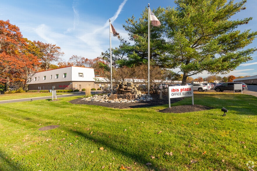 3525 Quakerbridge Rd, Hamilton, NJ à louer - Photo du bâtiment - Image 2 de 14