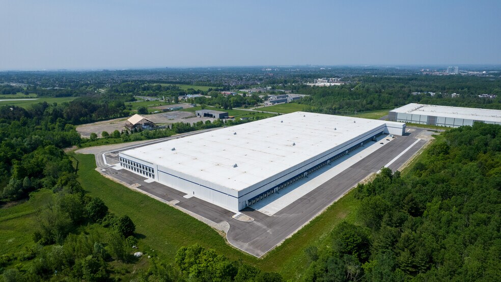 1565 Thornton Rd N, Oshawa, ON à louer - Aérien - Image 2 de 5