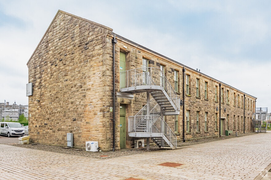 Jubilee House, The Barracks, Forthside Way, Way, Stirling à louer - Photo du bâtiment - Image 2 de 4