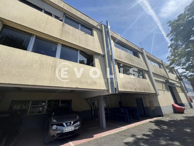 25 Rue Louis Ampere, Neuilly-sur-Marne à louer - Photo du bâtiment - Image 3 de 17