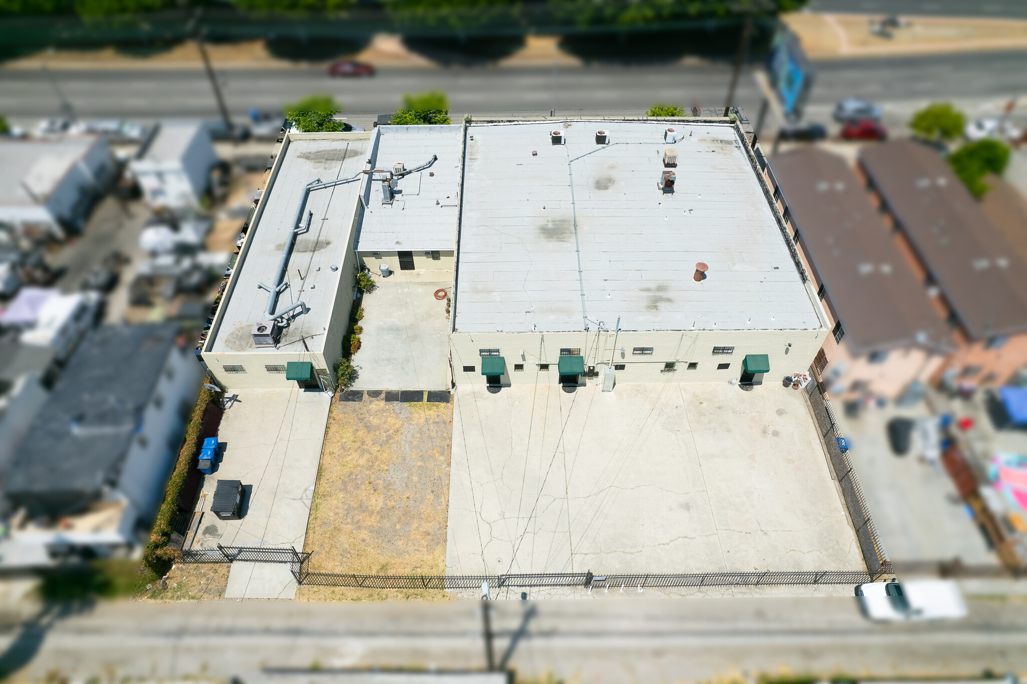 8872 S Vermont Ave, Los Angeles, CA for lease Primary Photo- Image 1 of 7