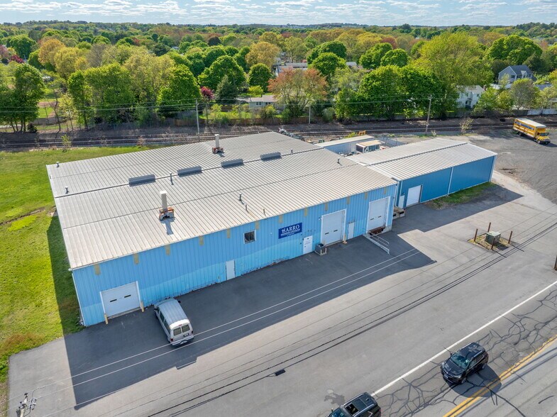 27 Tozer Rd, Beverly, MA à louer - Photo du bâtiment - Image 2 de 19